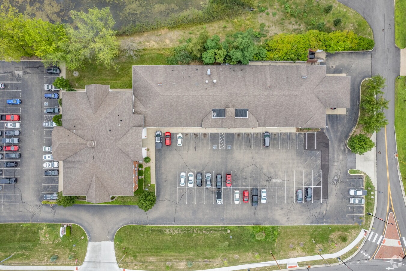 3333 Massillon Rd, Akron, OH 44312 Green Retail & Office Center