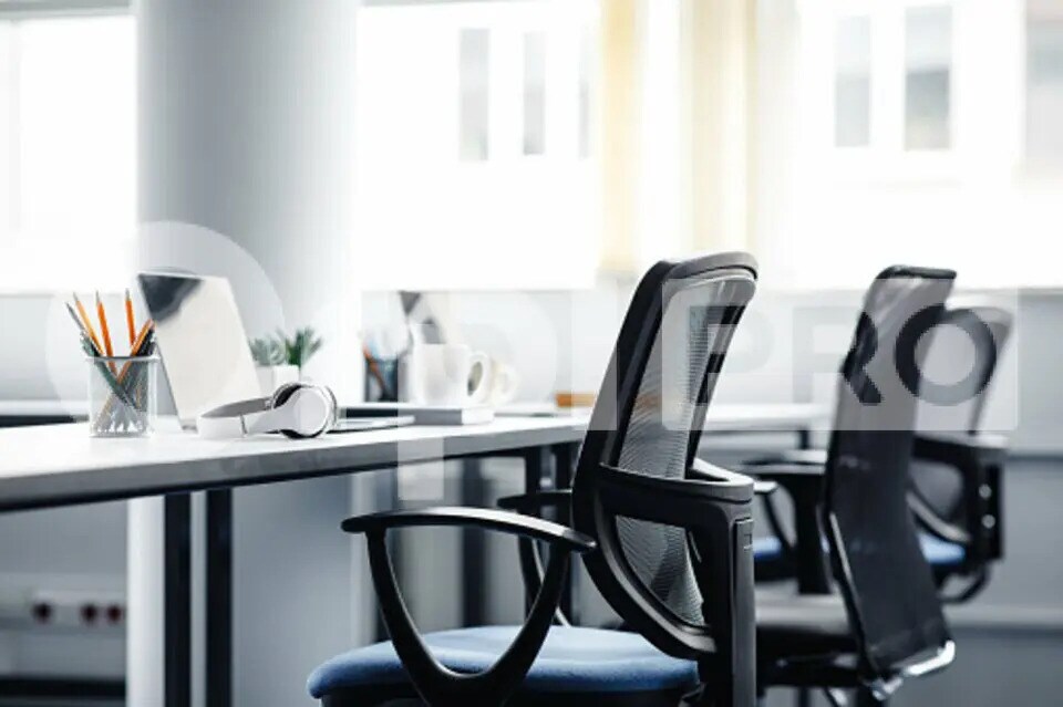 Office in Châlons-en-Champagne for lease Interior Photo- Image 1 of 3