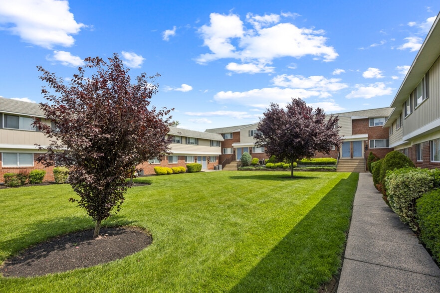 601 Buttonwood Ave, Maple Shade Township, NJ for sale - Building Photo - Image 1 of 7