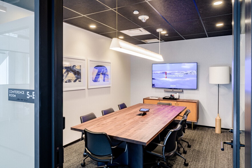 400 University St, Seattle, WA for lease - Interior Photo - Image 2 of 7