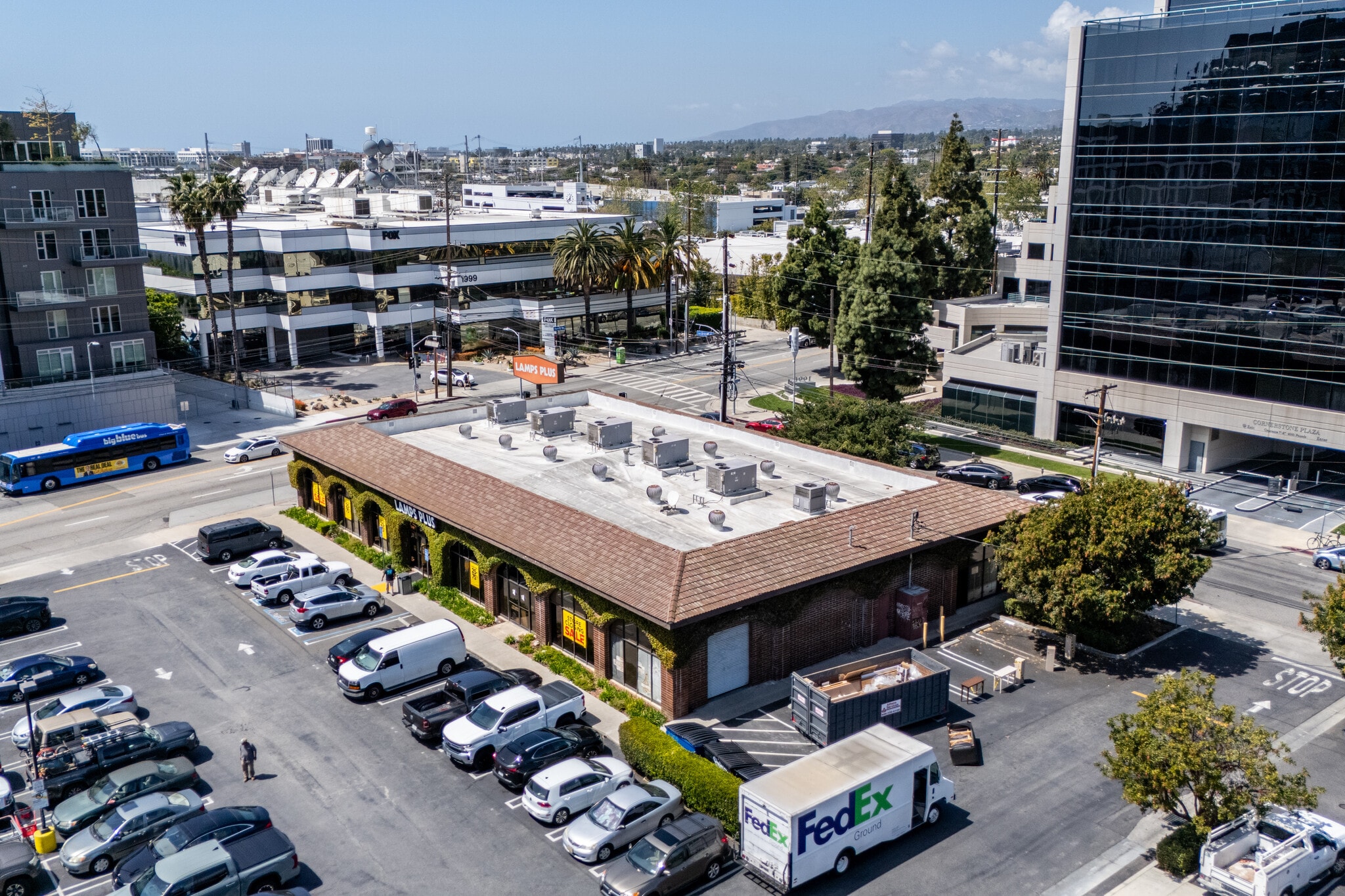 2012 S Bundy Dr, Los Angeles, CA for lease Building Photo- Image 1 of 10