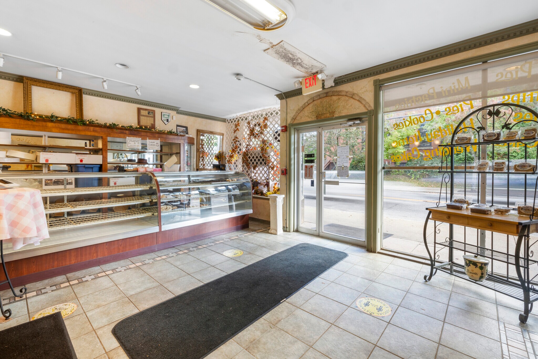 12451251 Chalkstone Ave, Providence, RI 02908 Retail for Sale