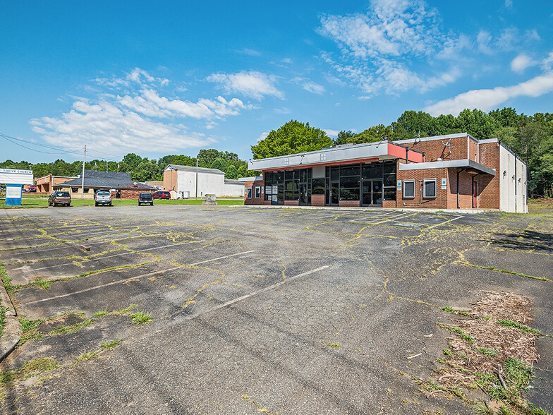 518-520 W Fleming Dr, Morganton, NC for sale - Primary Photo - Image 1 of 1