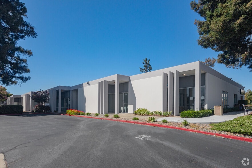 2910-2960 Scott Blvd, Santa Clara, CA for lease - Building Photo - Image 3 of 20