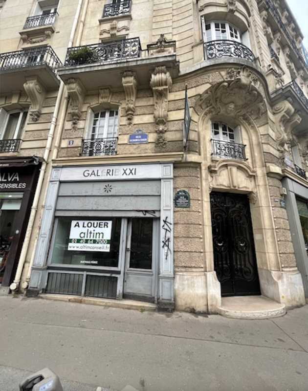 Retail in Paris for lease Building Photo- Image 1 of 3