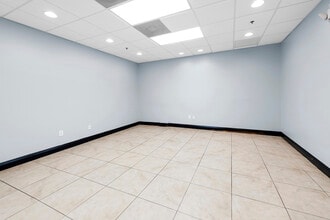 2227 N Federal Hwy, Hollywood, FL for lease Interior Photo- Image 2 of 4