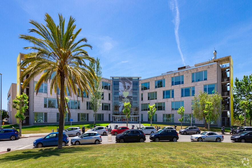 Office in El Prat de Llobregat, Barcelona for lease - Building Photo - Image 2 of 2