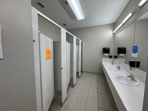 60 Courtneypark Dr W, Mississauga, ON for lease Interior Photo- Image 2 of 11