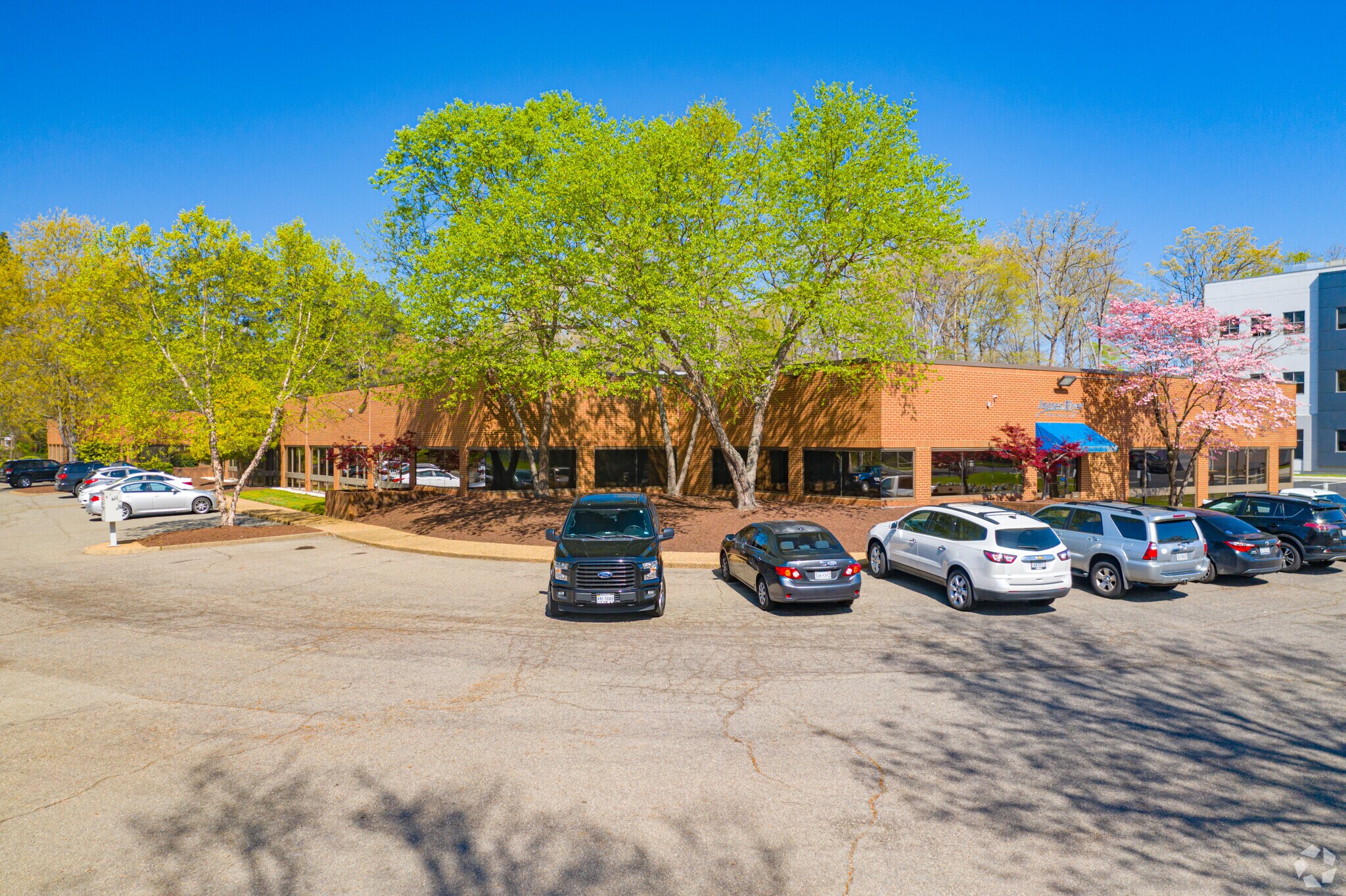 10487 Lakeridge Pky, Ashland, VA for sale Primary Photo- Image 1 of 1