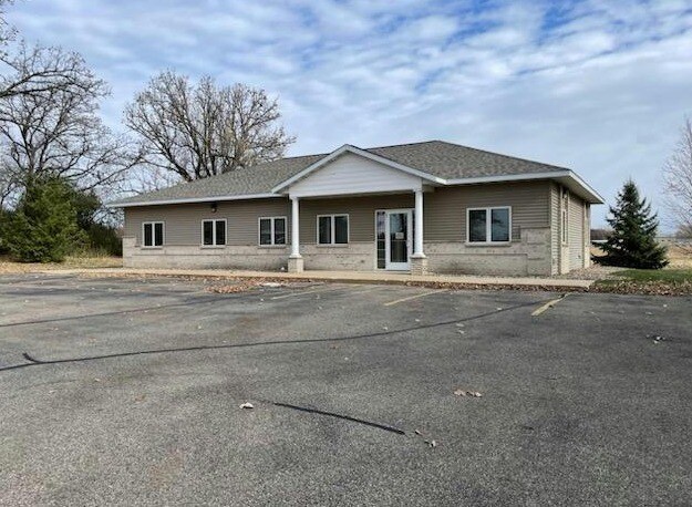 2706 Ekko Ave, Albert Lea, MN for sale Primary Photo- Image 1 of 1