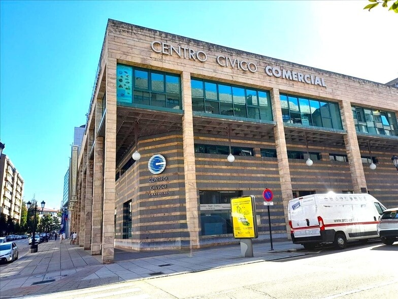 Calle Carlos López Otin, Oviedo, Asturias for sale - Building Photo - Image 1 of 19