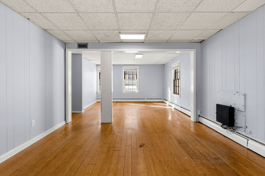 136 Main St, Acton, MA for lease - Interior Photo - Image 3 of 23