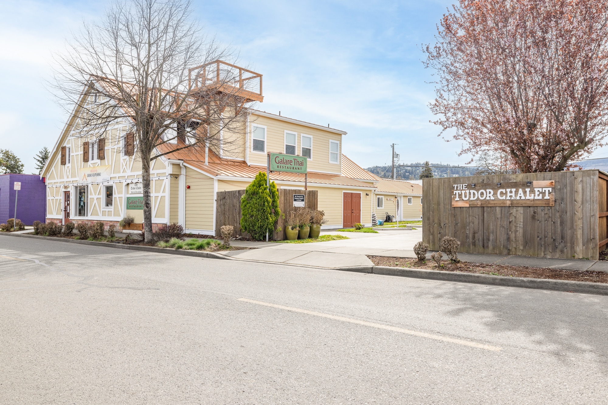 111 W Bell St, Sequim, WA for sale Primary Photo- Image 1 of 50