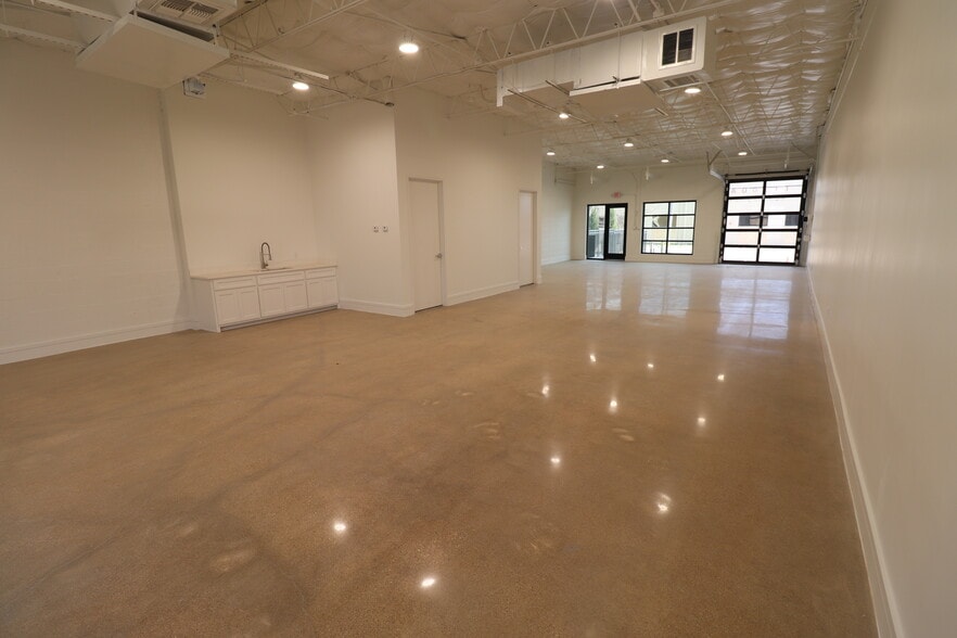 155-165 Cole St, Dallas, TX for lease - Interior Photo - Image 3 of 12