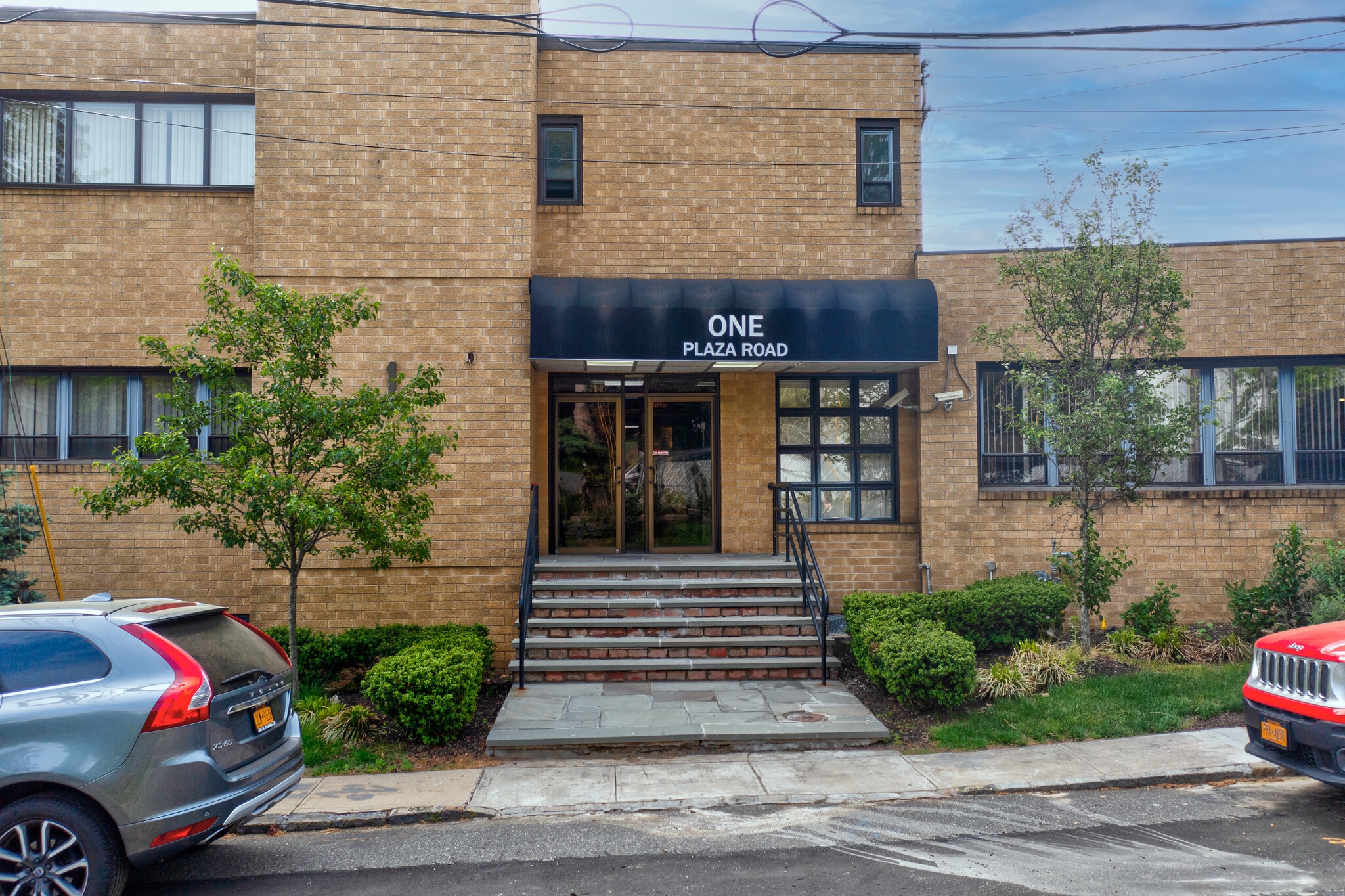 1 Plaza Rd, Greenvale, NY 11548 Three Story Renovated Building for