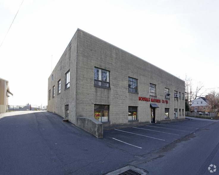 145 W Cedar St, Norwalk, CT for sale - Building Photo - Image 2 of 2