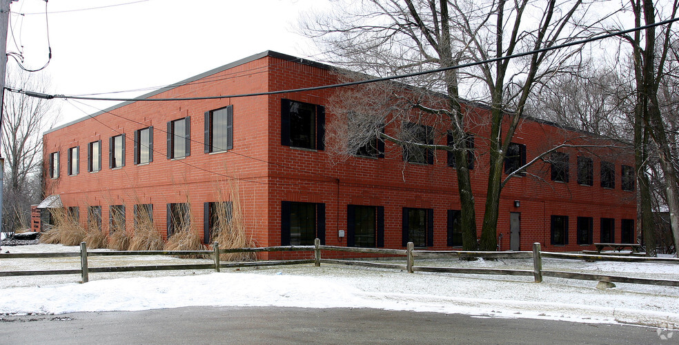 721 E Madison St, Villa Park, IL for lease - Building Photo - Image 3 of 23