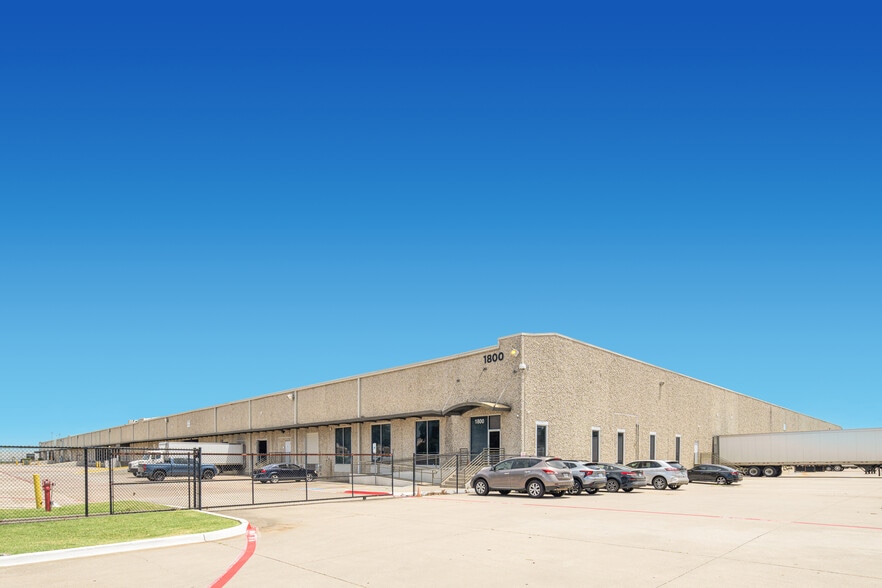 1810 Kelly Blvd, Carrollton, TX for lease - Commercial Listing Video - Image 2 of 8