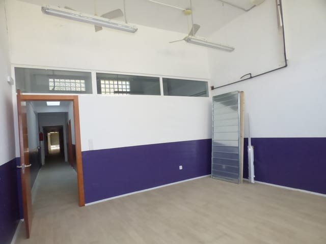 Retail in Malgrat de Mar, Barcelona for lease - Interior Photo - Image 2 of 8