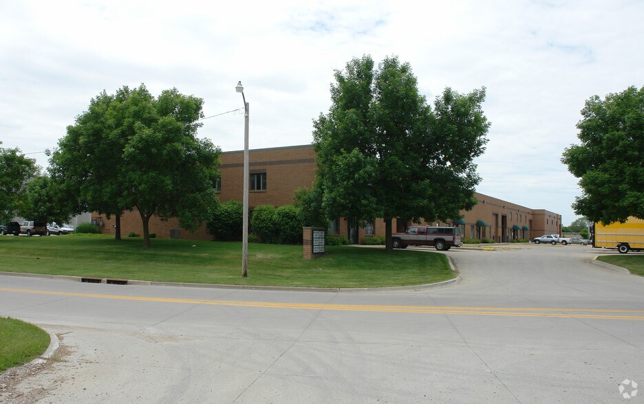 103-114 S 11th St, West Des Moines, IA for sale - Primary Photo - Image 1 of 1