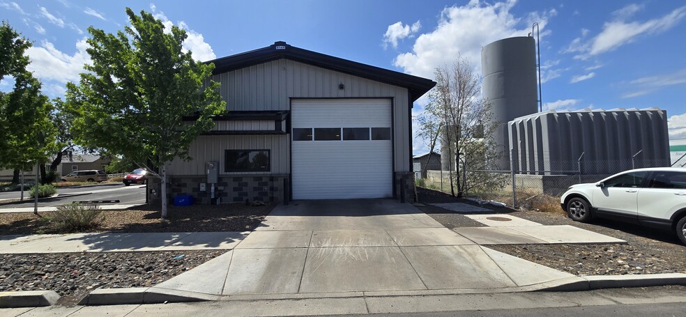 407 SE Warsaw St, Redmond, OR for sale - Building Photo - Image 2 of 5