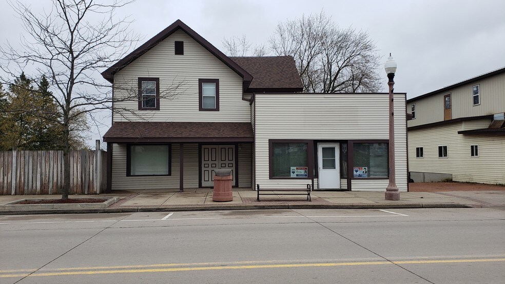 216 Alfred St, Athens, WI for sale - Building Photo - Image 1 of 1