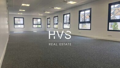 Office in Aix-en-Provence for lease Building Photo- Image 1 of 5