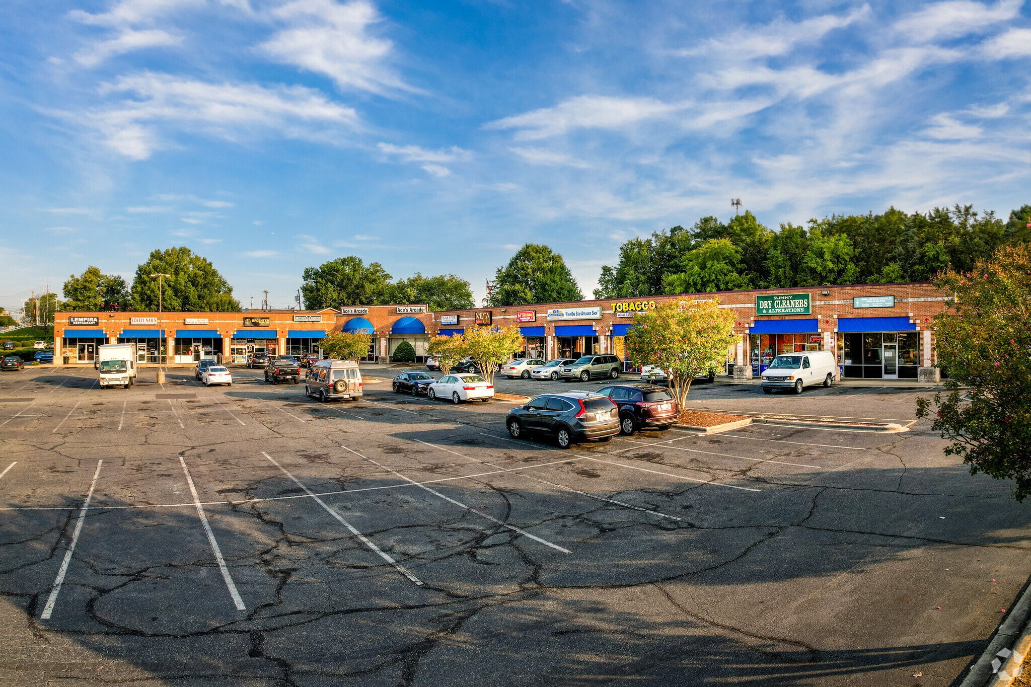 7631 Sharon Lakes Rd, Charlotte, NC 28210 Sharon Lakes Retail Plaza