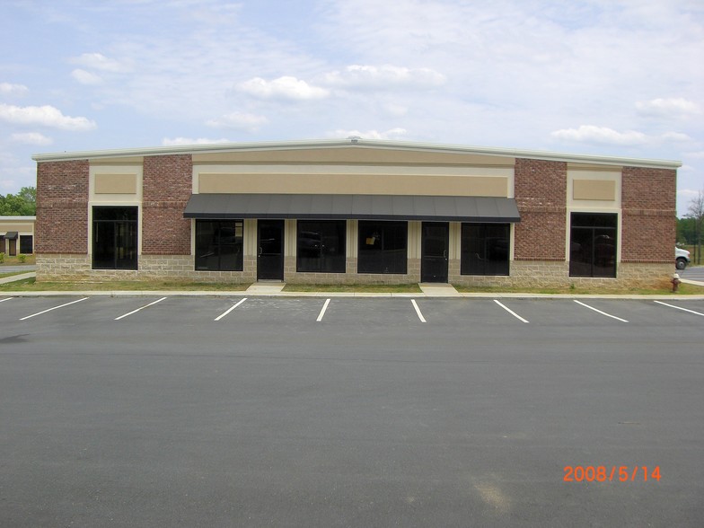 8180 Regent Pky, Fort Mill, SC for lease - Primary Photo - Image 1 of 13