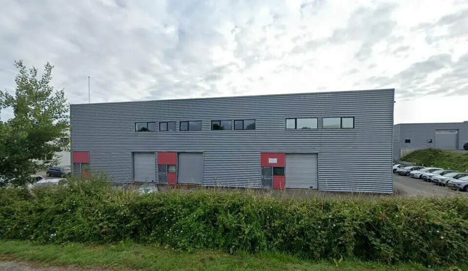 Office in Theix-Noyalo for lease - Building Photo - Image 1 of 1