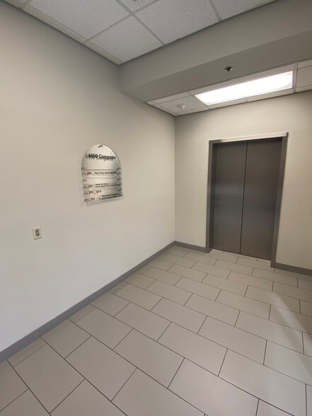 4400 N Congress Ave, West Palm Beach, FL for lease - Interior Photo - Image 2 of 6