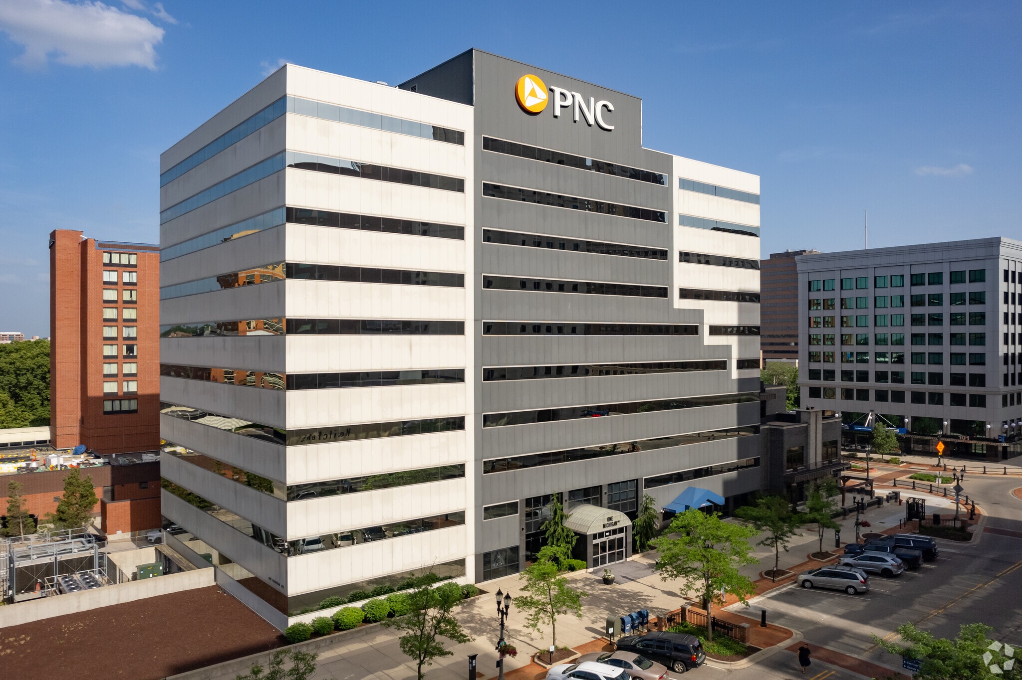 120 N Washington Sq, Lansing, MI for lease Building Photo- Image 1 of 5