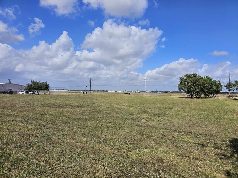 10926 Spencer Hwy, La Porte, TX for sale - Building Photo - Image 2 of 9