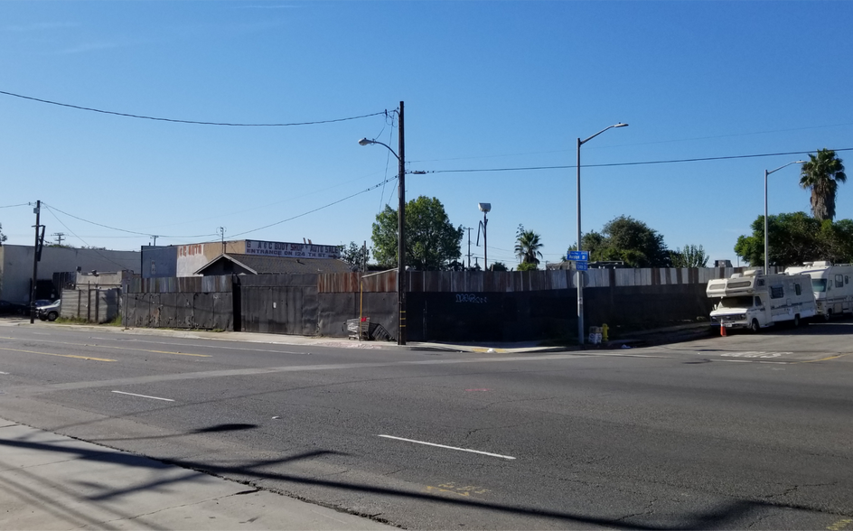 12411 Avalon Blvd, Los Angeles, CA for lease - Primary Photo - Image 1 of 5