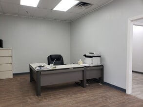 295 Herbert Ave, Closter, NJ for lease Interior Photo- Image 2 of 5