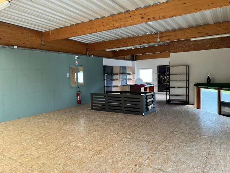 Flex in Anglet for lease - Building Photo - Image 3 of 9