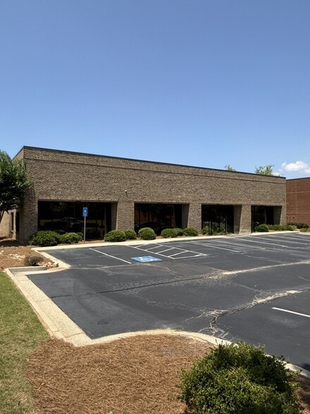 4135 Industry Way, Flowery Branch, GA for lease - Building Photo - Image 2 of 5
