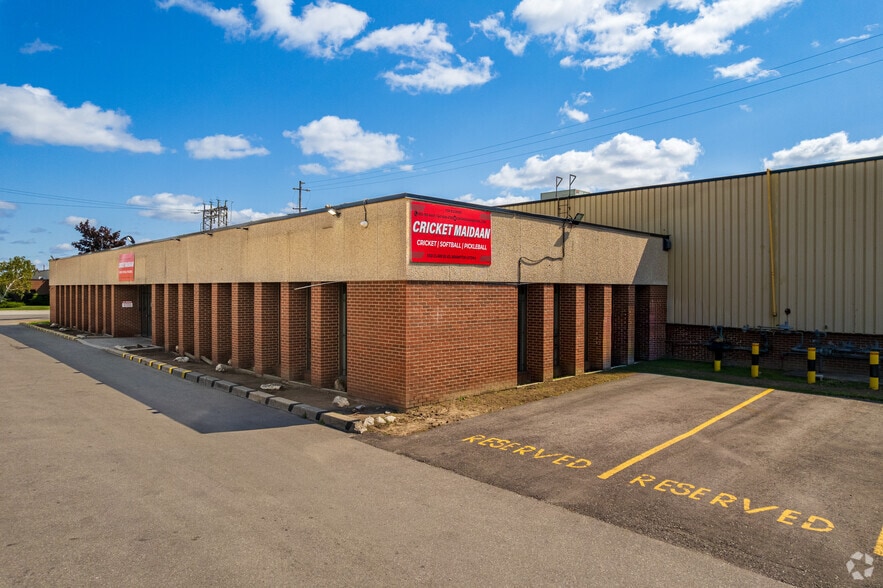 1055 Clark Blvd, Brampton, ON for lease - Building Photo - Image 3 of 6