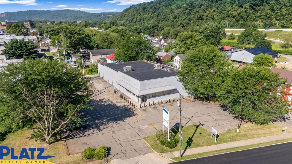 220 3rd St, Wellsville, OH for sale - Building Photo - Image 3 of 7