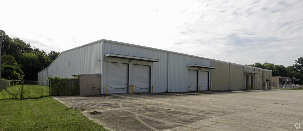 222 Allendale Dr, Port Allen, LA for sale - Primary Photo - Image 1 of 1