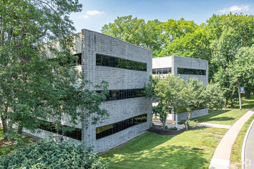 1600 Saint Georges Ave, Rahway, NJ for lease - Building Photo - Image 2 of 30