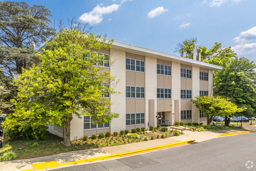 10401 Old Georgetown Rd, Bethesda, MD for lease - Building Photo - Image 1 of 4