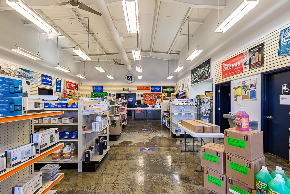 3205 Hanover Rd, Johnson City, TN 37604 REDUCED! Hanover Warehouse