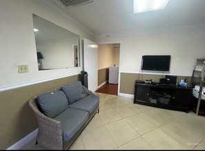 4990 SW 52nd St, Fort Lauderdale, FL for lease Interior Photo- Image 1 of 7