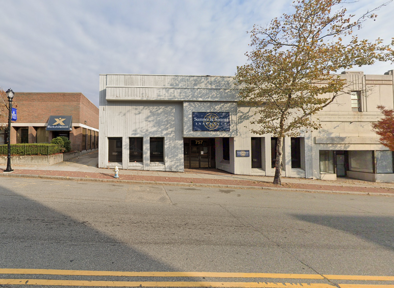 757 Main St, Willimantic, CT for lease - Primary Photo - Image 1 of 22