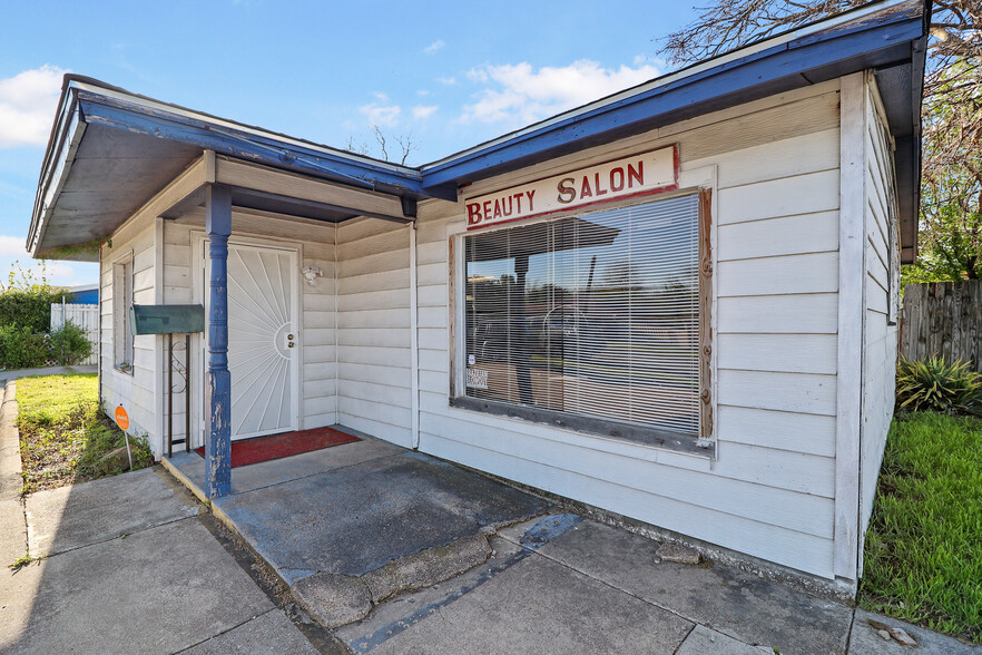 1300 Terminal Rd, Fort Worth, TX for sale - Building Photo - Image 2 of 6