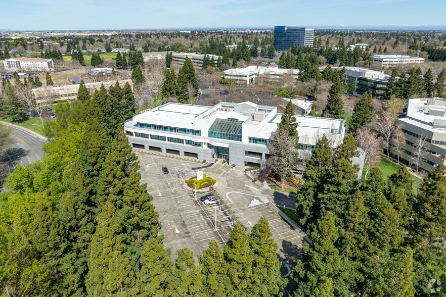 2275 Gateway Oaks Dr, Sacramento, CA for lease - Aerial - Image 2 of 7