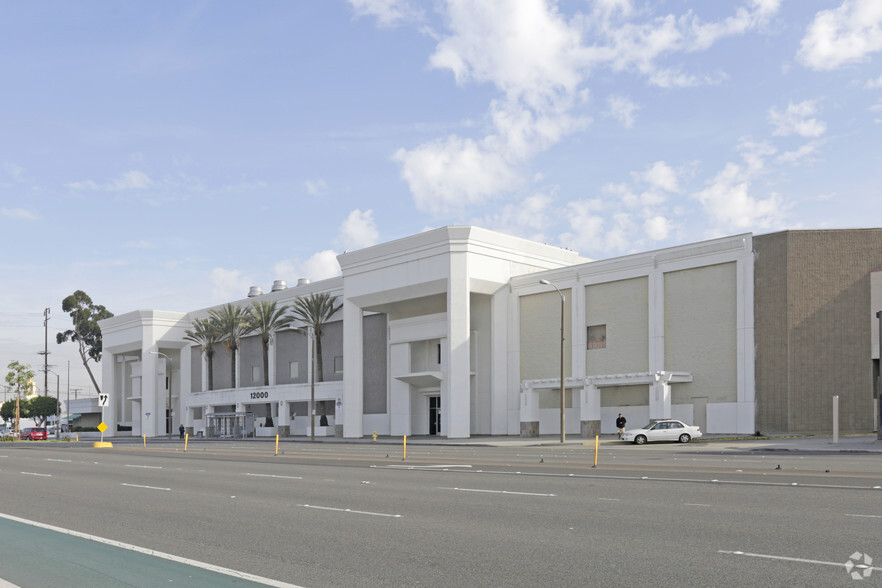 12000-12400 Hawthorne Blvd, Hawthorne, CA for lease - Building Photo - Image 1 of 4