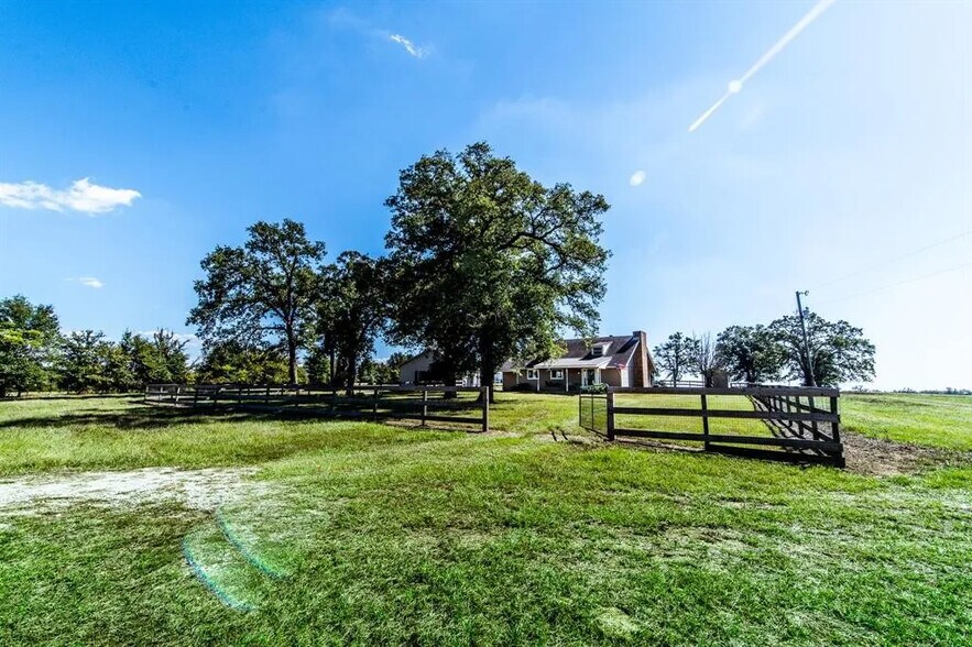 6851 FM 2289, Normangee, TX for sale - Building Photo - Image 1 of 1