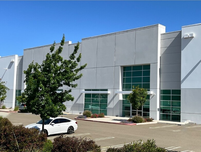 6389 Hopkins Rd, Tracy, CA for lease - Building Photo - Image 1 of 3